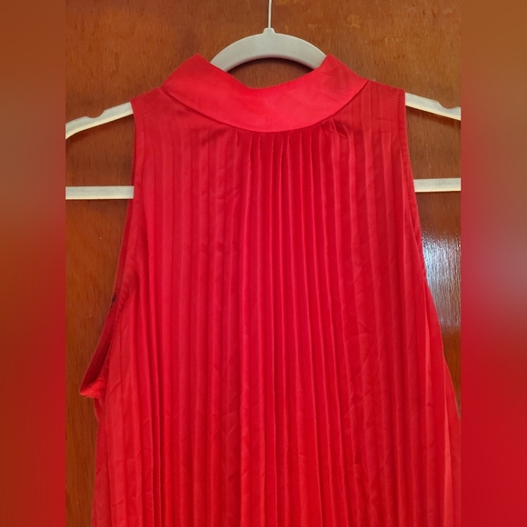 *NWT* MARINA  Knee High  Red Accordion Pleated Dress, Size M - Picture 3 of 8